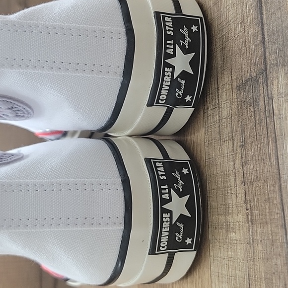 Converse High top Brand new in the box. - Picture 9 of 12